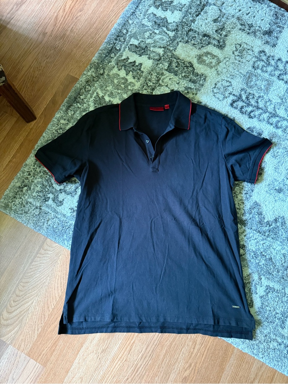 Rarely Worn Hugo Boss Polo 💙